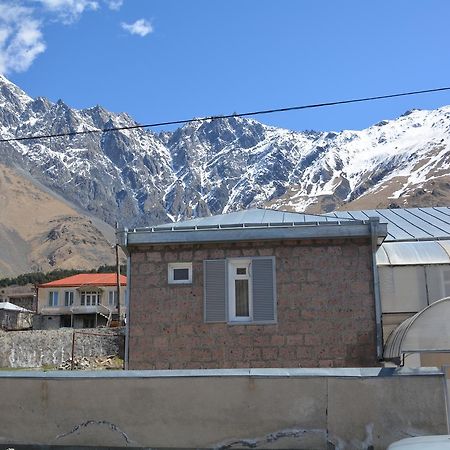 Guest House Kavtarashvili 38 カズベギ エクステリア 写真