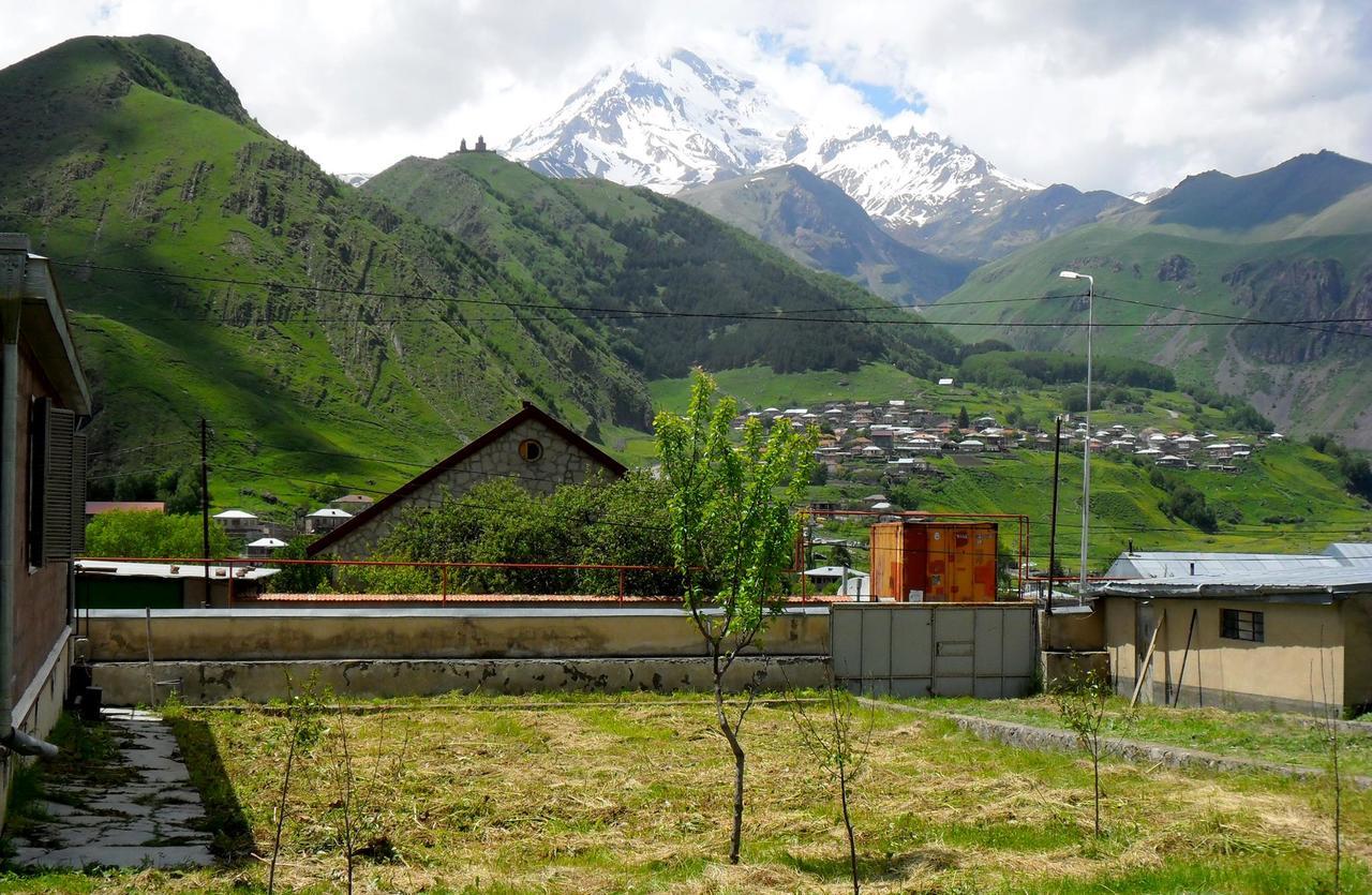 Guest House Kavtarashvili 38 カズベギ エクステリア 写真