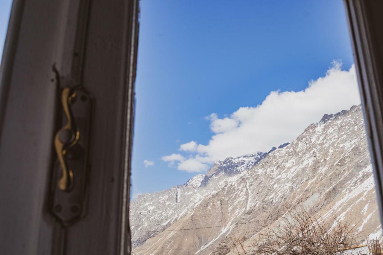 Guest House Kavtarashvili 38 カズベギ エクステリア 写真